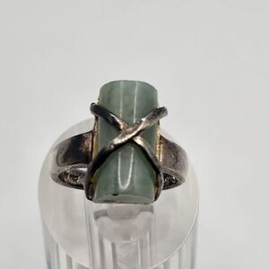 Sterling Silver & Cylindrical Jade Ring (6.5)